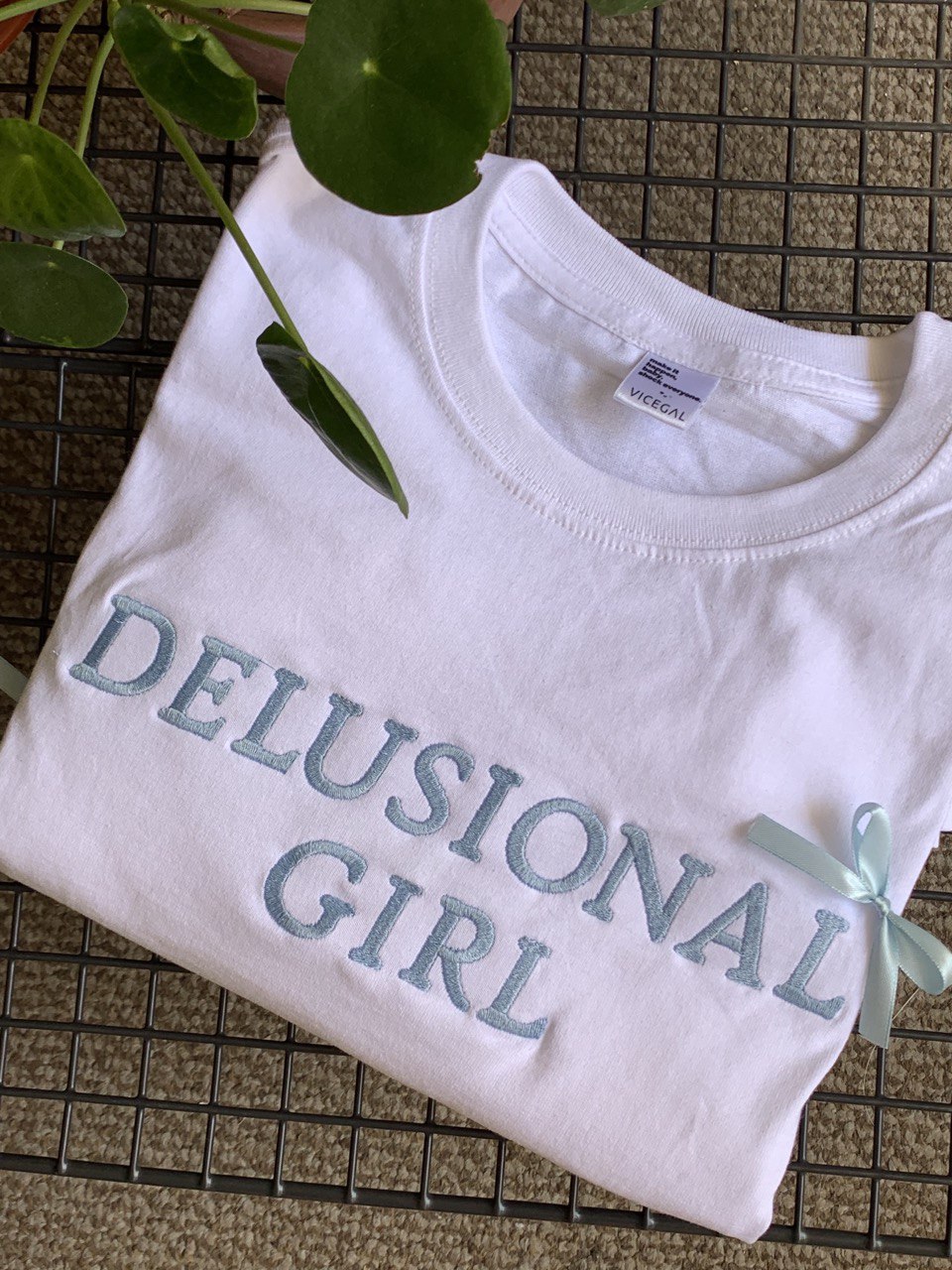 DELUSIONAL GIRL